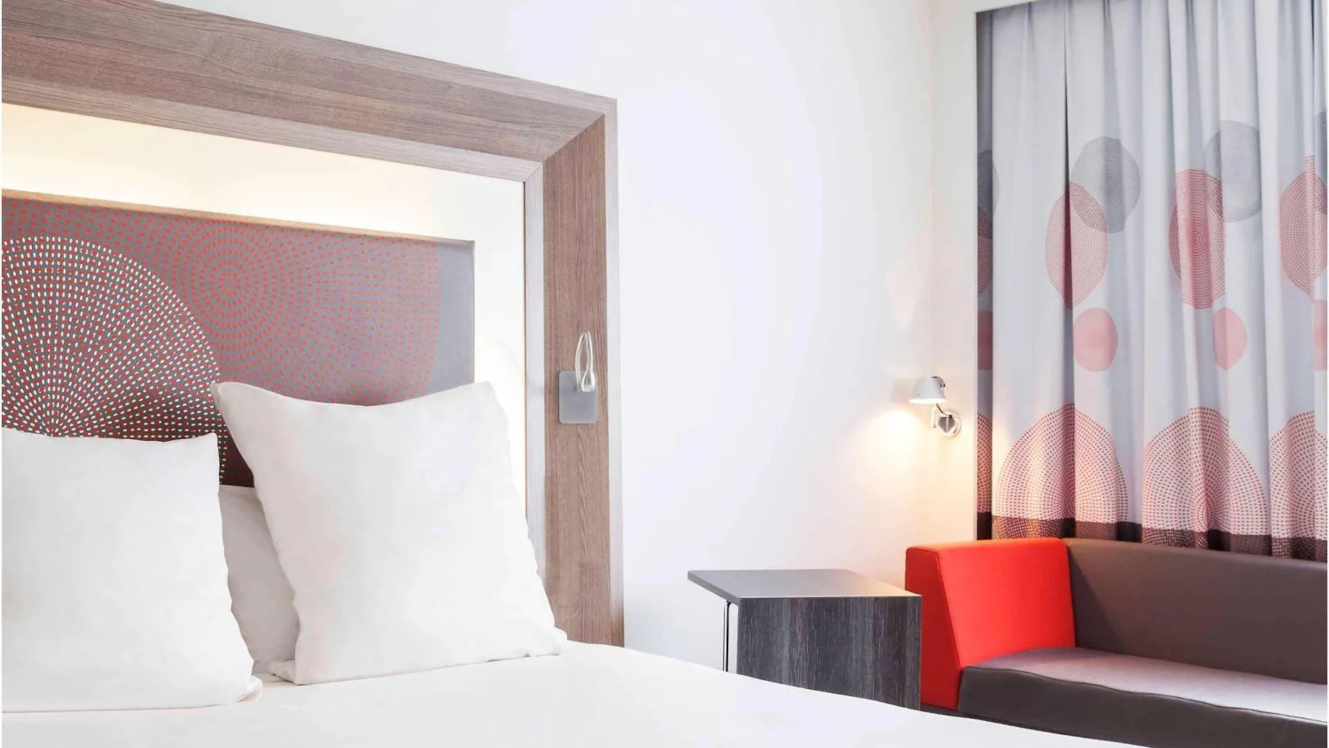 Novotel 17 4*