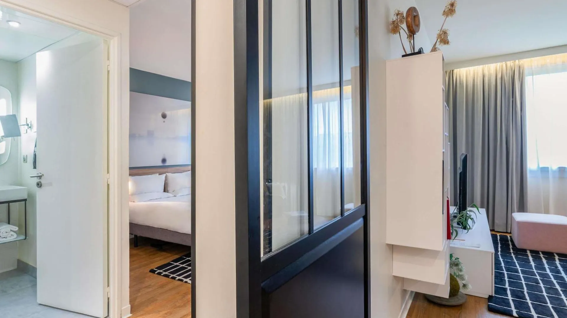 Novotel 17 4*